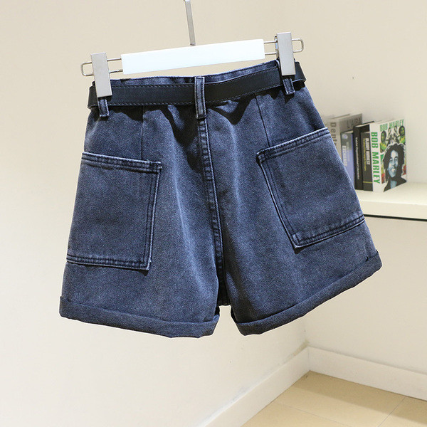 Moteriški džinsiniai šortai su kišenėmis ir dirželiu