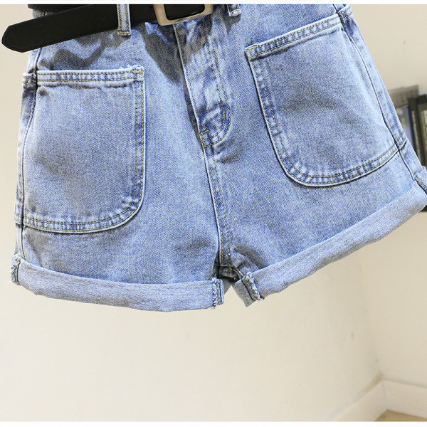 Moteriški džinsiniai šortai su kišenėmis ir dirželiu