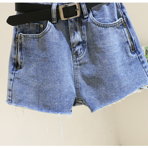 Ikdienas sieviešu šorti ar rāvējslēdzējiem