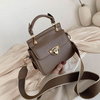 Moderni moteriška rankinė iš eko odos su dviem rankenomis