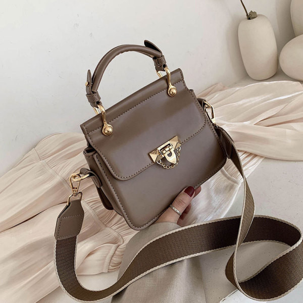 Moderni moteriška rankinė iš eko odos su dviem rankenomis