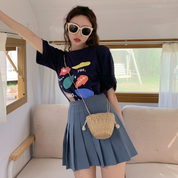 Moteriški laisvalaikio mėlyni marškinėliai su raštu