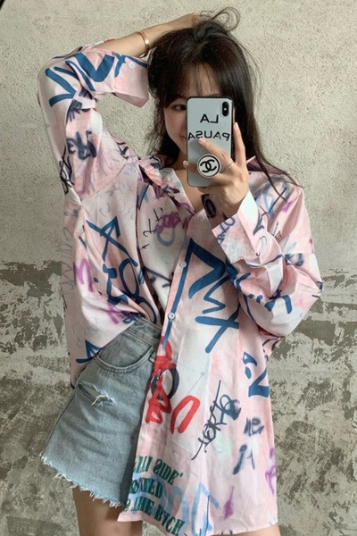 Moteriški platūs marškiniai su raštuotu raštu