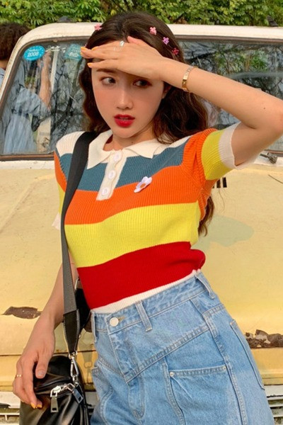 Moteriška laisvalaikio palaidinė su klasikine apykakle ir sagomis