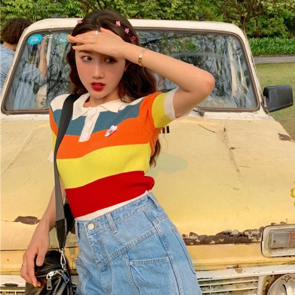 Moteriška laisvalaikio palaidinė su klasikine apykakle ir sagomis