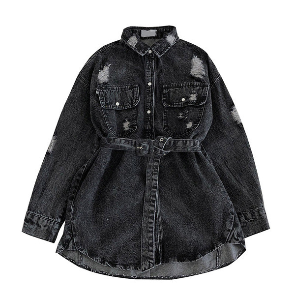 Dabartinis moteriškas džinsinis marškinėlių platus modelis su plėšytais motyvais ir juosmens diržu