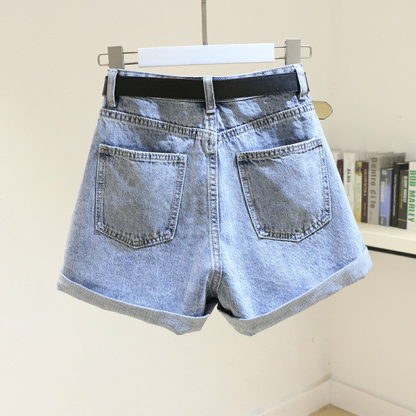 Moteriški džinsiniai šortai su dirželiu
