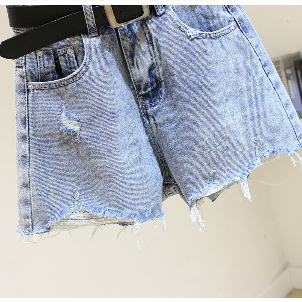 Moteriški džinsiniai šortai aukštu liemeniu ir suplėšytais motyvais