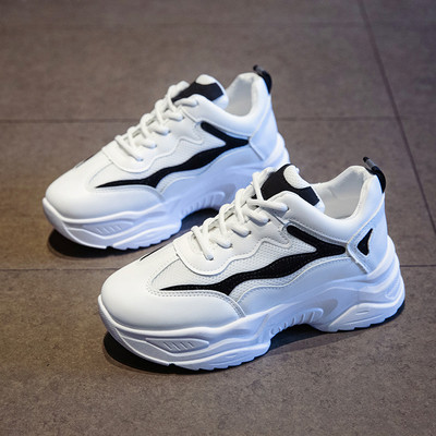 Laisvalaikiai moteriški sportbačiai grubiu padu ir raišteliais