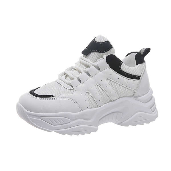 Laisvalaikiai moteriški sportbačiai su raišteliais ir grubiu padu