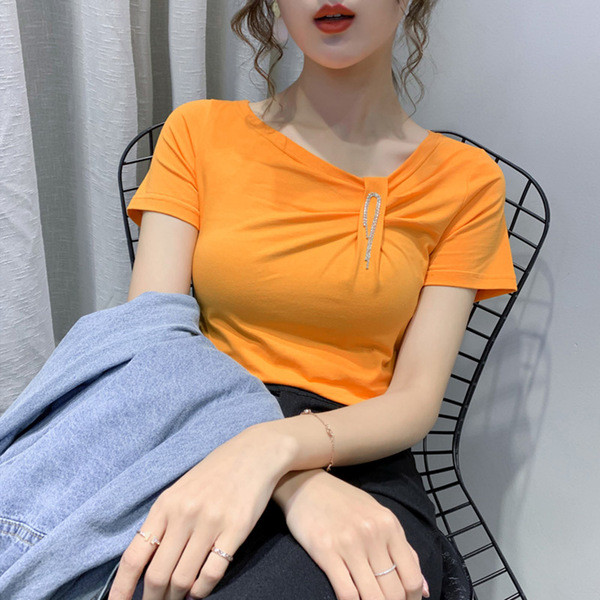 Moteriška palaidinė trumpomis rankovėmis ir akmenukais