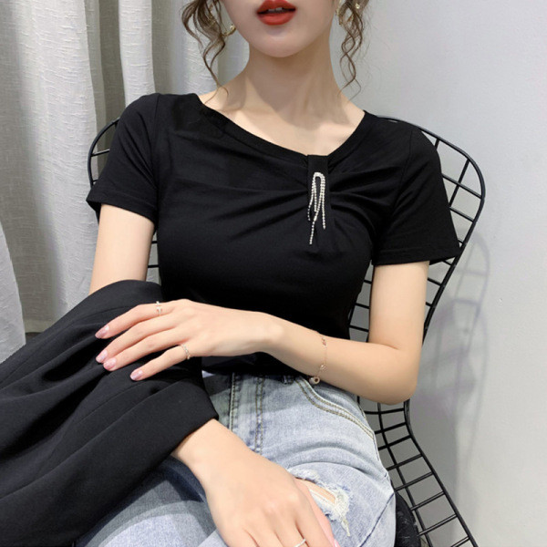 Moteriška palaidinė trumpomis rankovėmis ir akmenukais