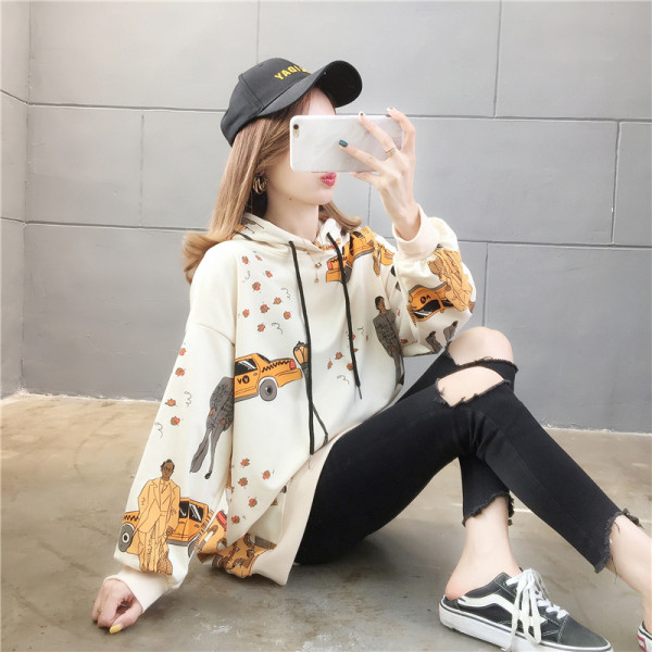 Modernūs moteriški megztiniai su gobtuvu ir raštu