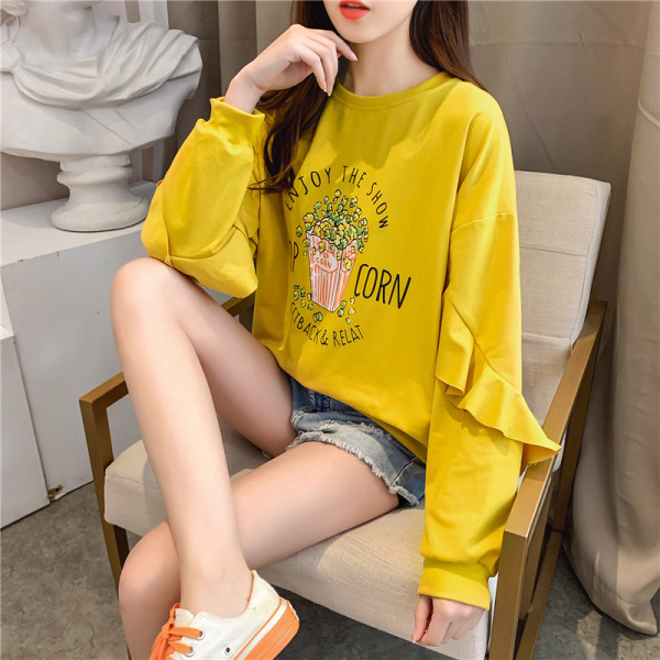 Šiuolaikinė moteriška palaidinė su ovalia iškirpte ir raštu