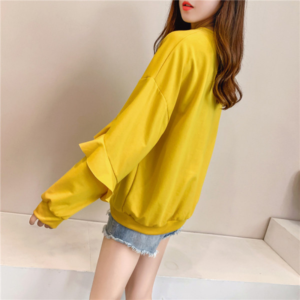 Šiuolaikinė moteriška palaidinė su ovalia iškirpte ir raštu