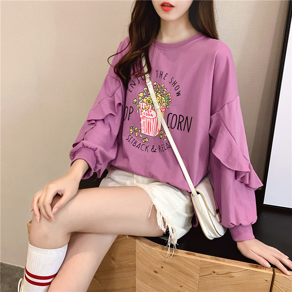 Šiuolaikinė moteriška palaidinė su ovalia iškirpte ir raštu