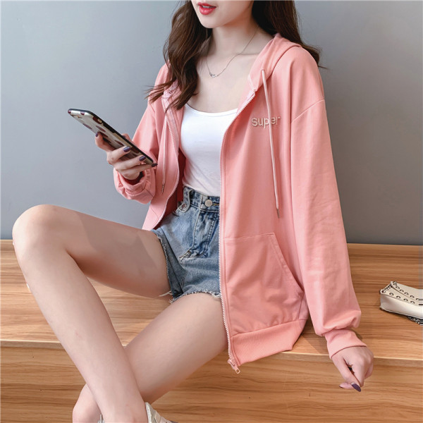 Modernūs moteriški megztiniai su gobtuvu ir užtrauktuku