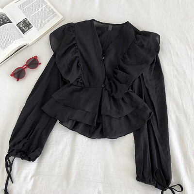 Šiuolaikiniai iškirpti moteriški marškiniai ilgomis rankovėmis ir V formos iškirpte