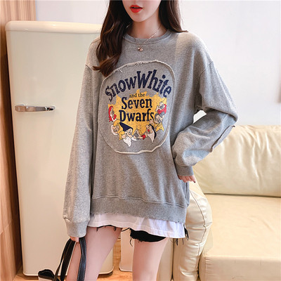 Modernūs moteriški megztiniai su raštu ir gobtuvu