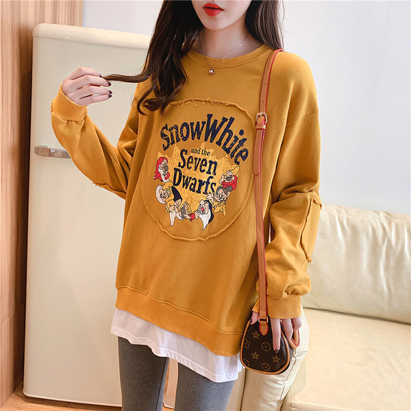 Modernūs moteriški megztiniai su raštu ir gobtuvu