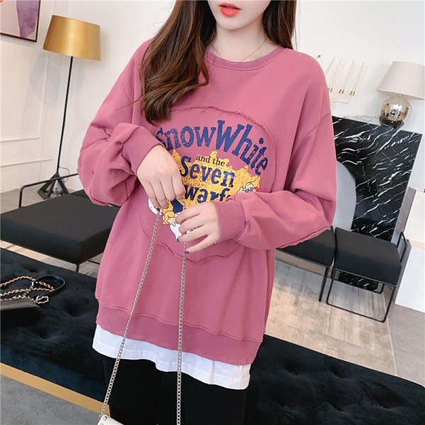 Modernūs moteriški megztiniai su raštu ir gobtuvu