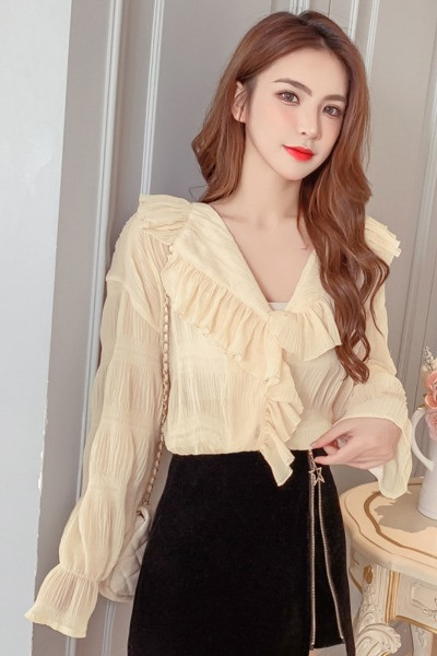 Įprasti moteriški marškiniai su špico iškirpte ir tiulio rankovėmis