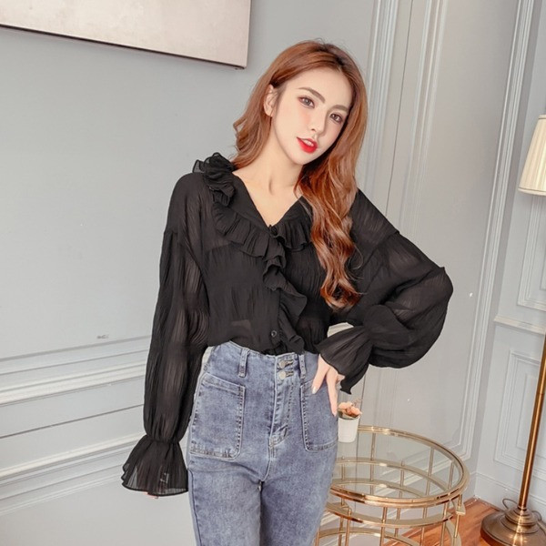 Įprasti moteriški marškiniai su špico iškirpte ir tiulio rankovėmis