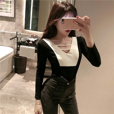 Bluză de damă în două culori, cu decolteu spitz