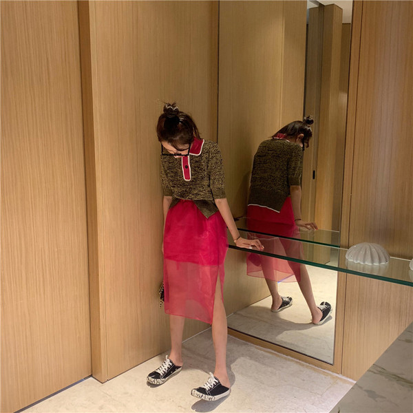 Naujo modelio spyruoklinė palaidinė iš plono mezgimo su klasikine apykakle