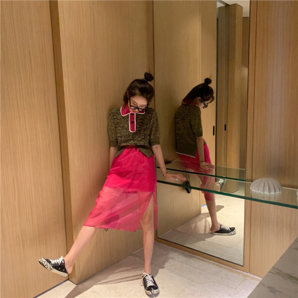 Naujo modelio spyruoklinė palaidinė iš plono mezgimo su klasikine apykakle