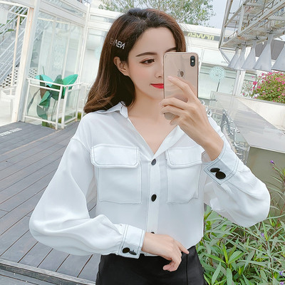 Дамска риза с класическа яка и големи джобове