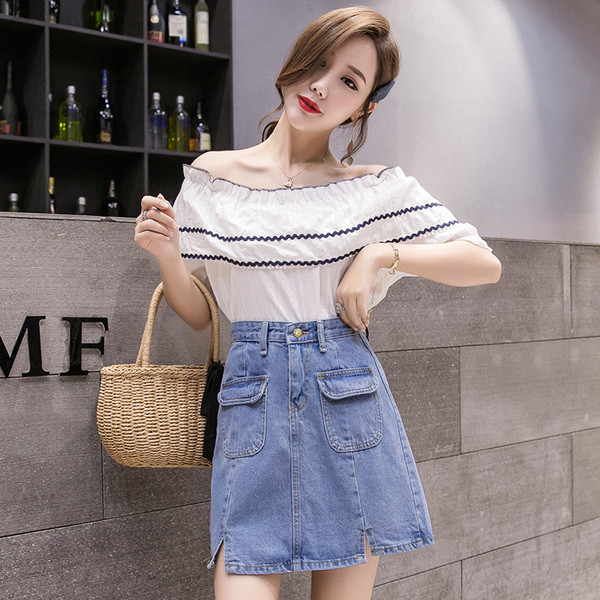 Mėlynos spalvos moteriškas laisvalaikio džinsinis sijonas su kišenėmis ir aukštu juosmeniu