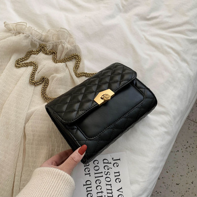 Moderni moteriška rankinė iš eko odos su ilga metaline grandinėle