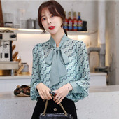 Platūs moteriški marškiniai su apykakle su kaspinu