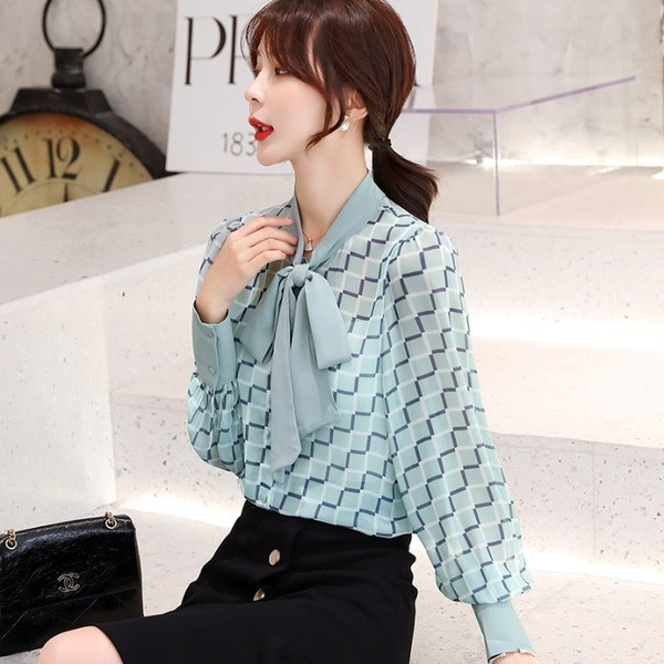 Platūs moteriški marškiniai su apykakle su kaspinu