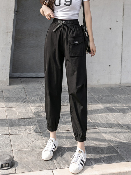 Moteriškos laisvalaikio kelnės su kišenėmis ir diržu