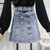 Džinsinis trumpas moteriškas sijonas aukštu juosmeniu ir diržu