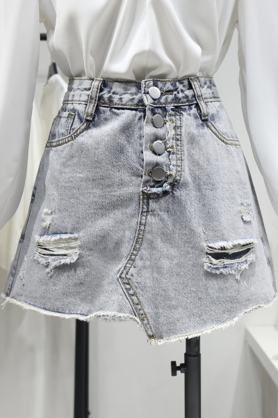 Naujo modelio trumpi džinsiniai sijonai-kelnės su plėšytais motyvais