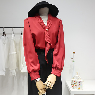 Стилна дамска риза с  шпиц деколте и дълъг ръкав