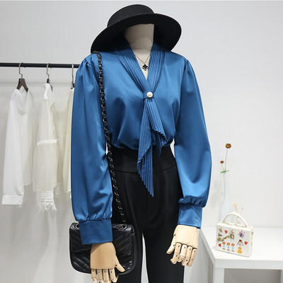 Стилна дамска риза с  шпиц деколте и дълъг ръкав