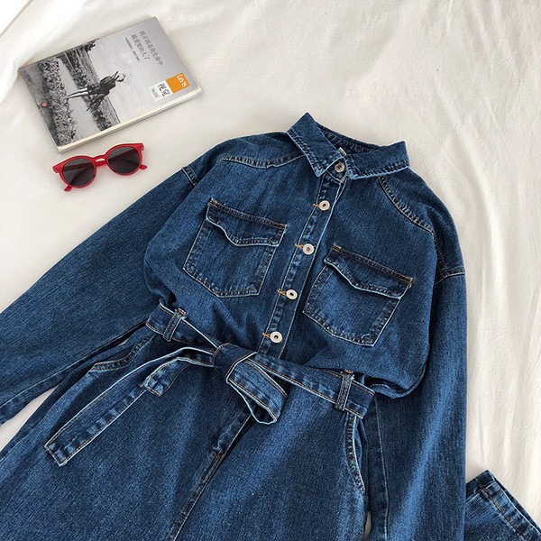 Modernus džinsinis kombinezonas ilgas modelis su klasikine apykakle ir diržu