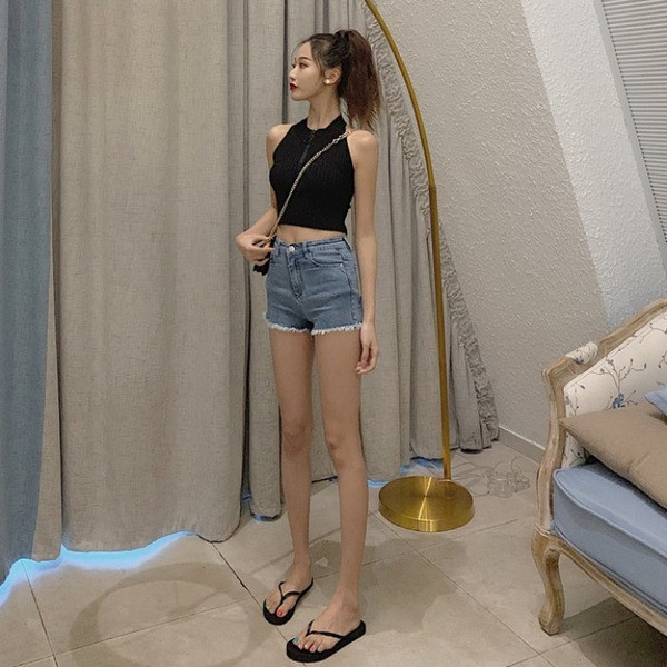 Kõrge vöökohaga teksapüksid ja narmad