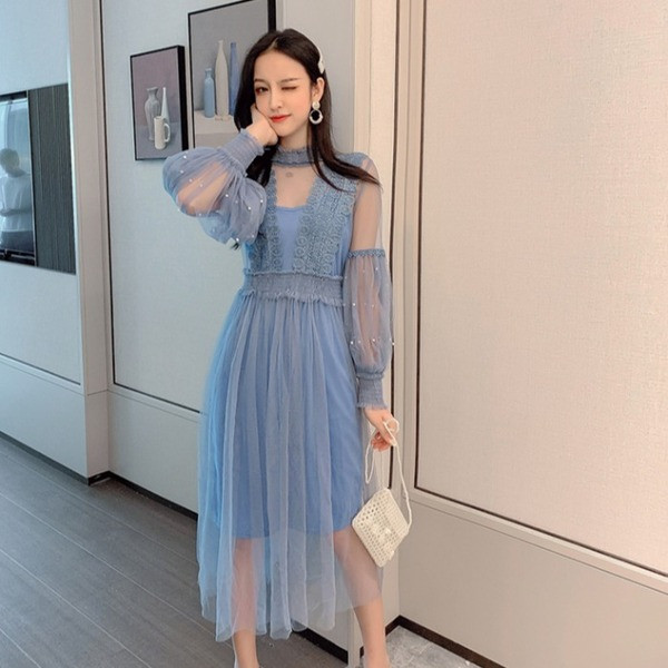 Дамска рокля с тюл и перли 