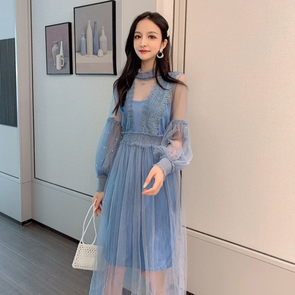 Дамска рокля с тюл и перли 