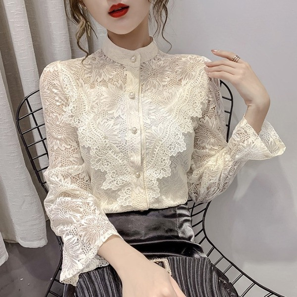 Ženska čipkasta košulja s gumbima - biseri