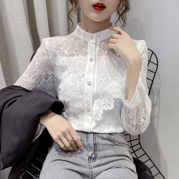 Ženska čipkasta košulja s gumbima - biseri
