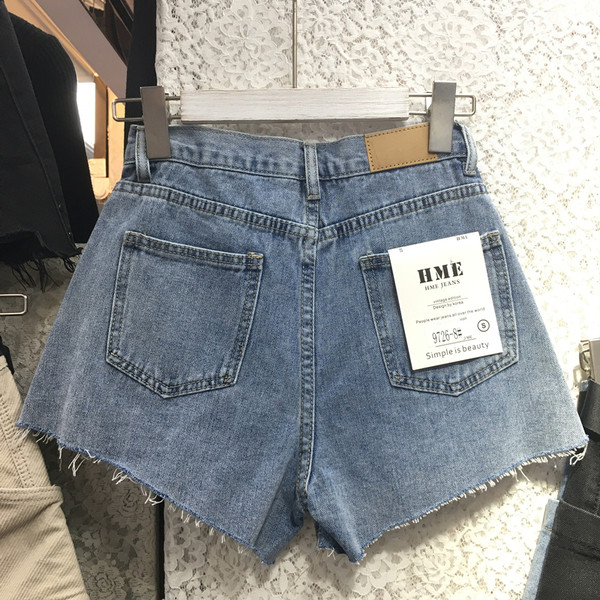 Дамски дънкови къси панталони с елемент-пайети 