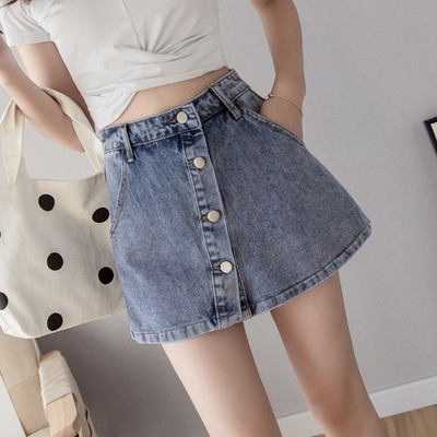 Къса дамска пола с асиметрично закопчаване