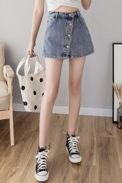 Къса дамска пола с асиметрично закопчаване 