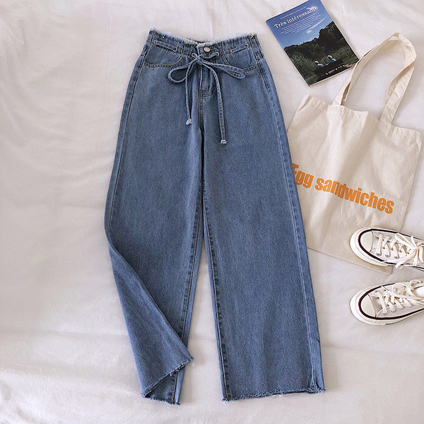 Alkalmi női farmer egyenes modell magas derékkal és övvel